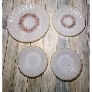 4 vintage Termocrisa milk glass dish set made in Mexico 9 In, 7 In,  And 2  5.5